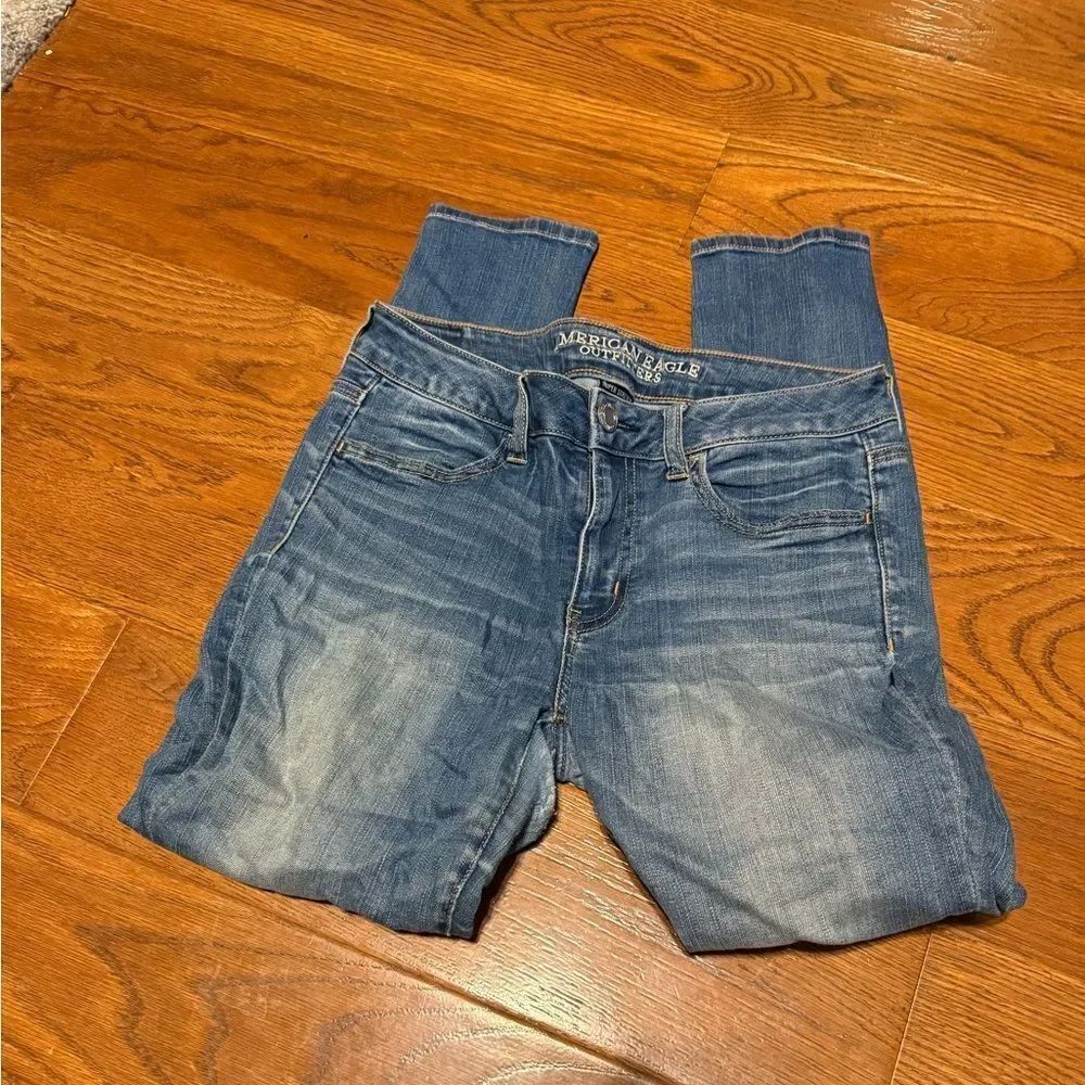 American Eagle size 8 short jegging medium wash jeans